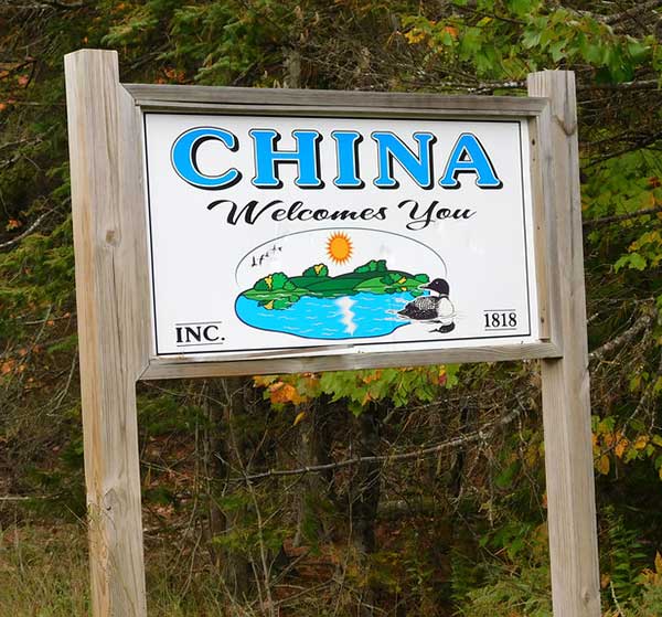 China Welcomes You sign
